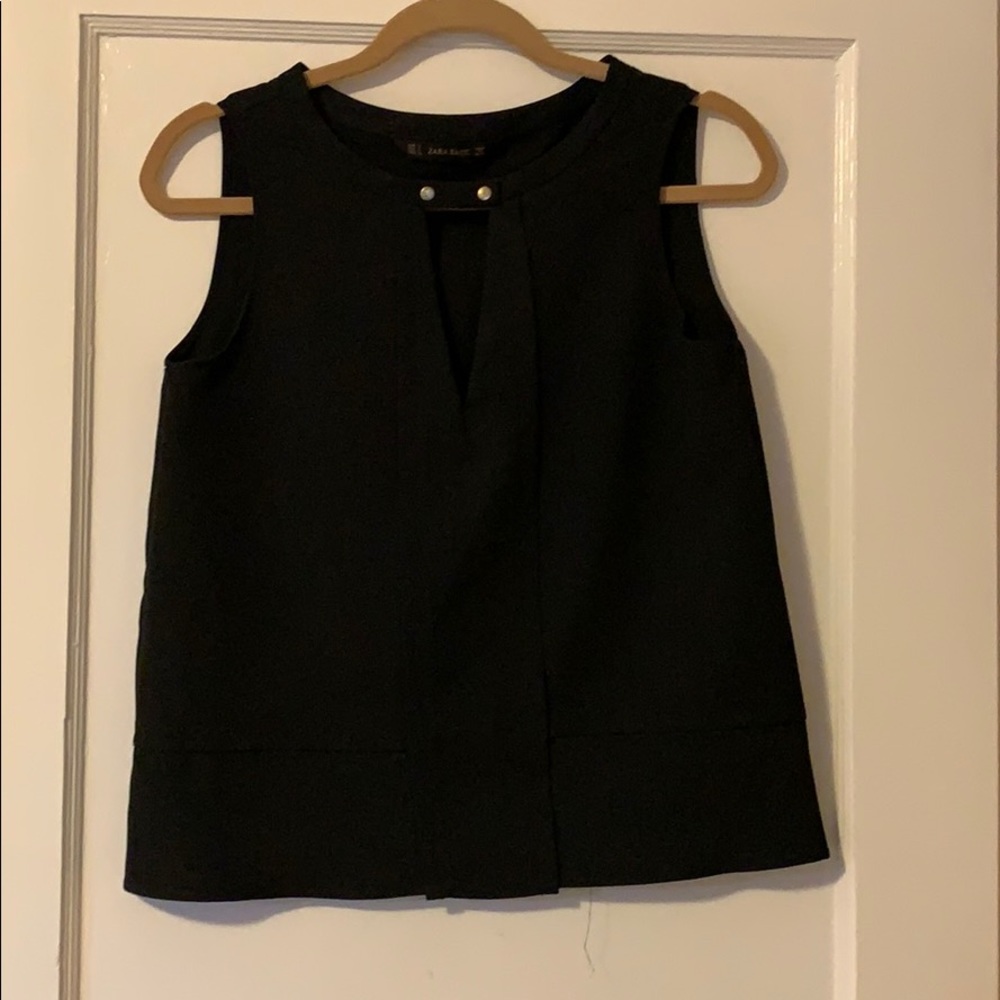 CCO sale! ⚡️ Black Zara tank with cut out